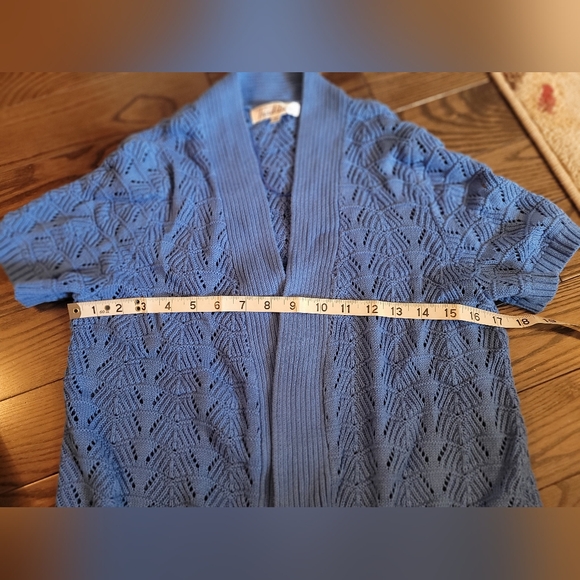 Periwinkle knit shrug, excellent condition, rarely wore, well cared for. - Picture 7 of 7